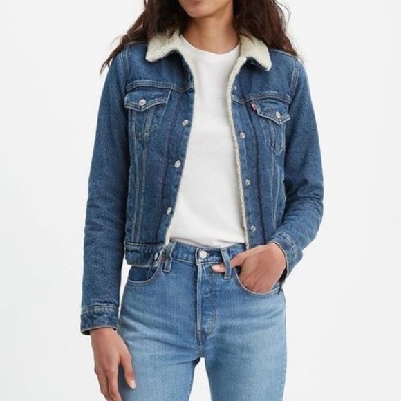 Levi's Jackets & Blazers - Levis Original Sherpa Trucker Large NWT
